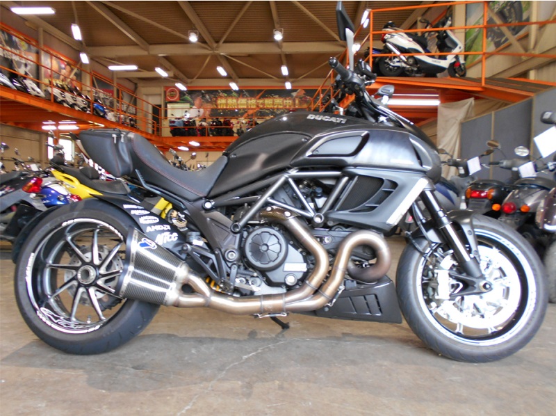 宮前区で買取したバイク。ディアベルカーボン 2011年モデル